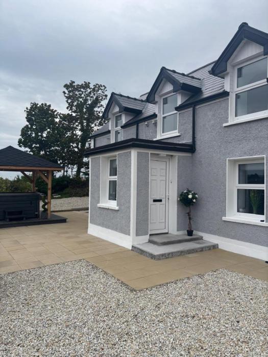 Rose Cottage at Hilltop Hideaway