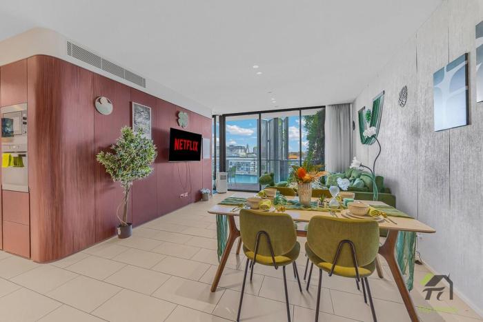 Luxury 1 Sized 1-Bed Apartment Overlooking Valentine Harbor
