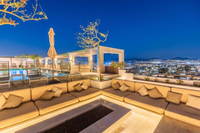 Cabo Penthouse Rooftop Pool Walk to Marina