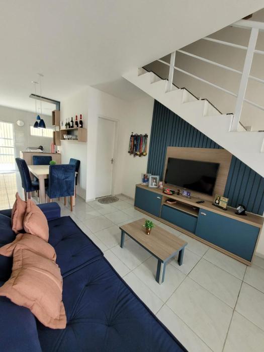 Casa duplex em Maracanaú com ar-condicionado