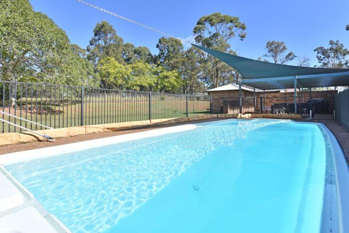 Blaxlands Kangaroo Homestead with Hot Tub walk to Concerts and Wineries