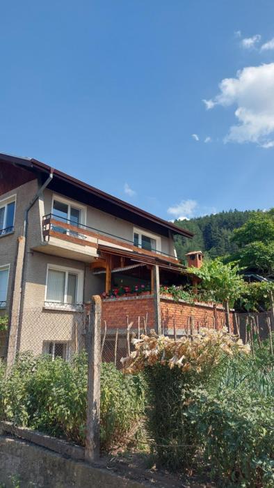 Бащината Къща