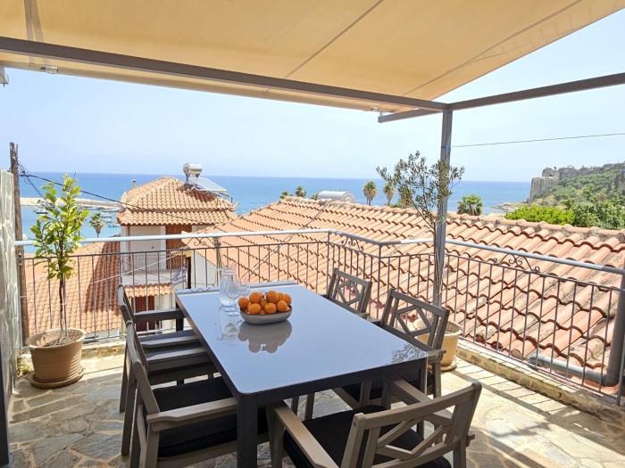 Charites: Terrace with Seaview - 100m to the beach