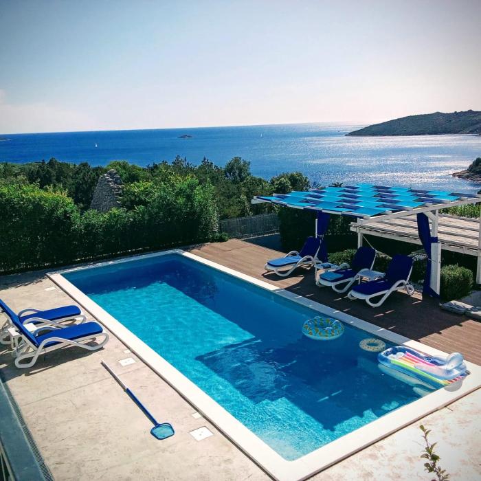 LUXURY VILLA ŠENTADA