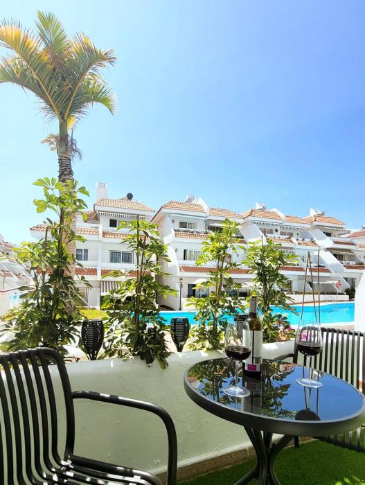 New Modern Apartment close to the Beach