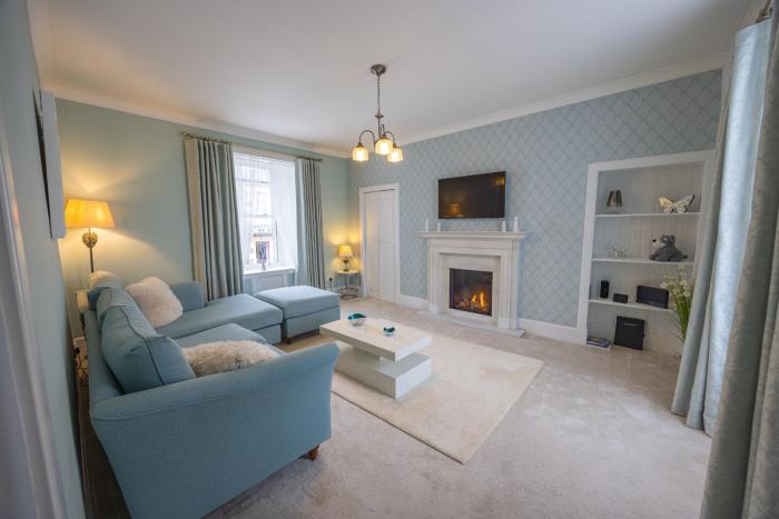 Short Walk to the Beach - 2 Guests - Free Parking