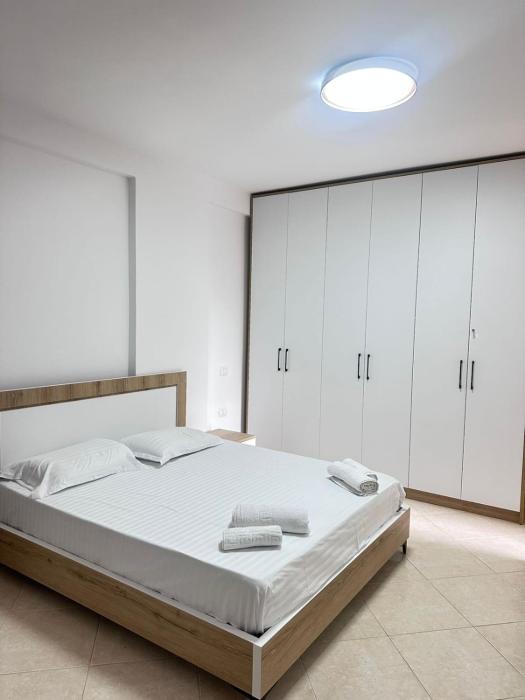 White Sea View Apartment
