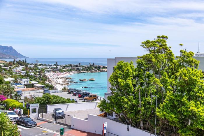 Clifton Beachfront Studio-Walk To The Beach