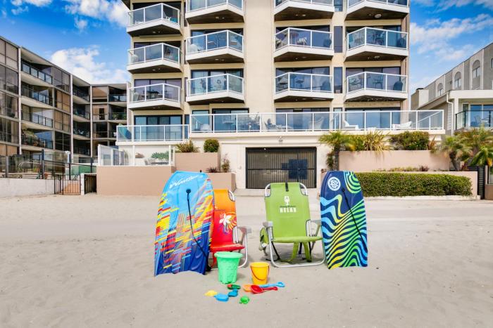 Crown Point 3BR Bay and Beach View Parking W D