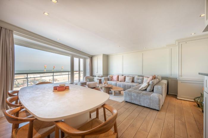 1e Verdiep appartement op de zeedijk in Knokke met 3 slaapkamers voor max 7 pers
