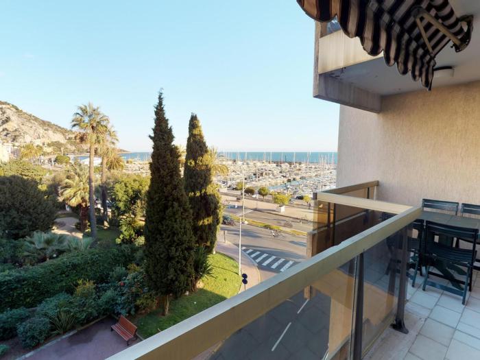 Grand 2P avec Terrasse, Aperçu Mer et Garage Privé – Menton Garavan - FR-1-196-268