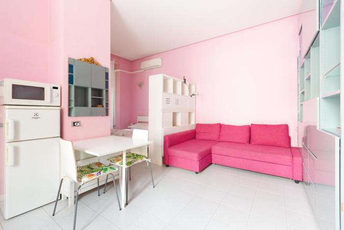 GuestHost - Isola Cosy Pink Studio Apt