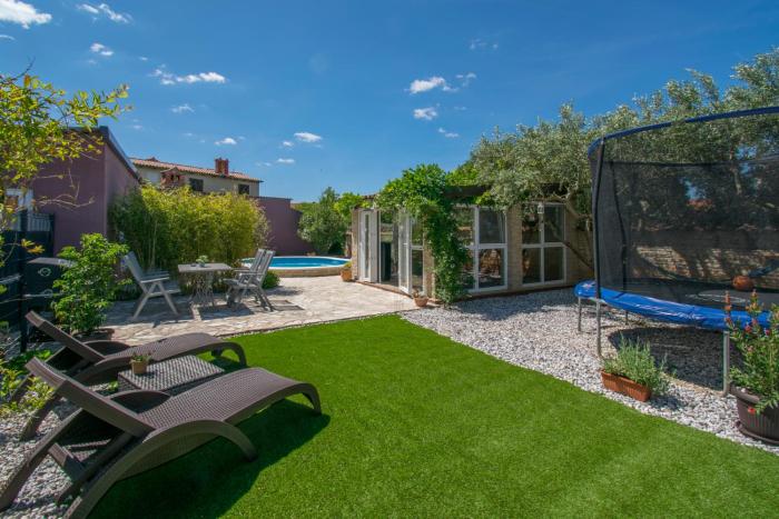 Arwen, Apartment with pool