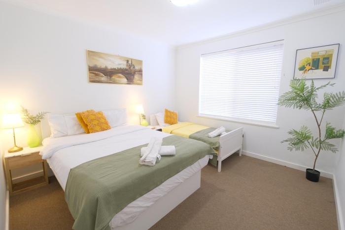 Relaxing Two-Bedroom Retreat Near the Airport