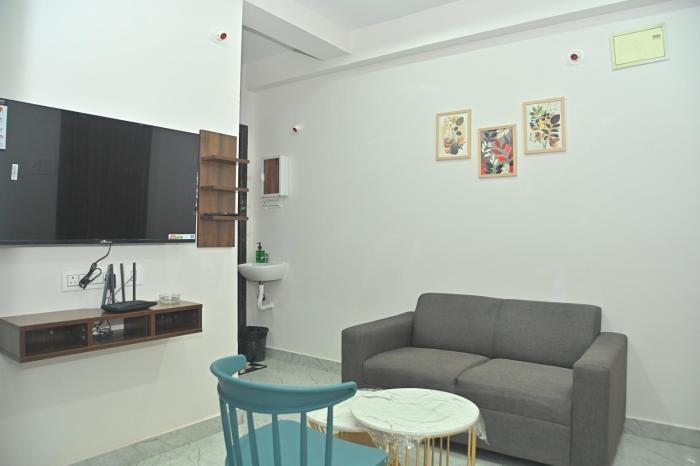 Luxury Full Furnished 1 BHK in Kondapur 1S
