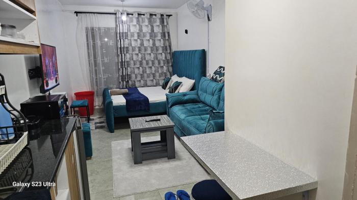 Pazoori Stays Superior Studios