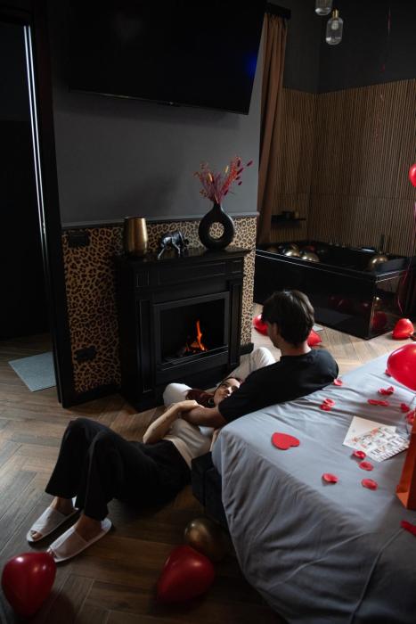 One of one Experiences - LOVE SPA SUITE