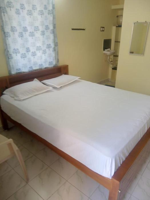 Suganya Lodge