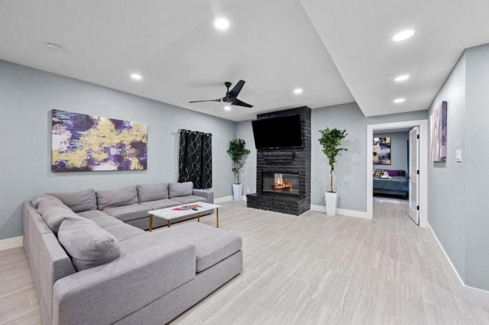 Galleria Saltwater POOL -Sleeps 20