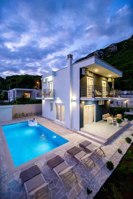 Villa Aurora