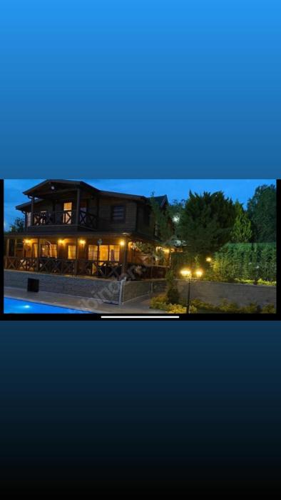 Sile ahşap havuzlu villa