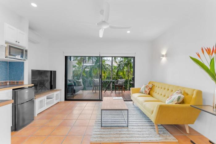 Stylish Reef Club 1 BR Apartment