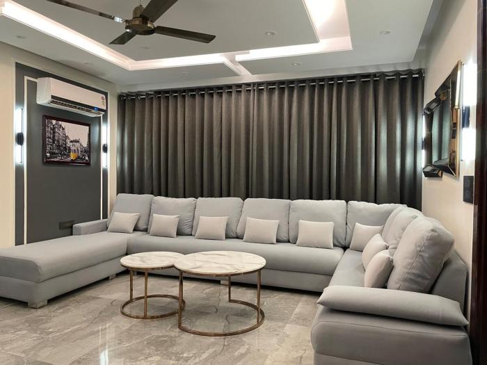 Stylish 3BHK in New Delhi - Luxe 301