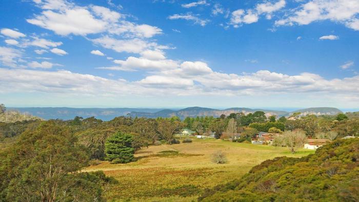 Tranquility Large Mountain Home With Views