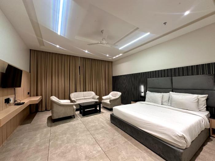 Crown Park Luxury Hotel