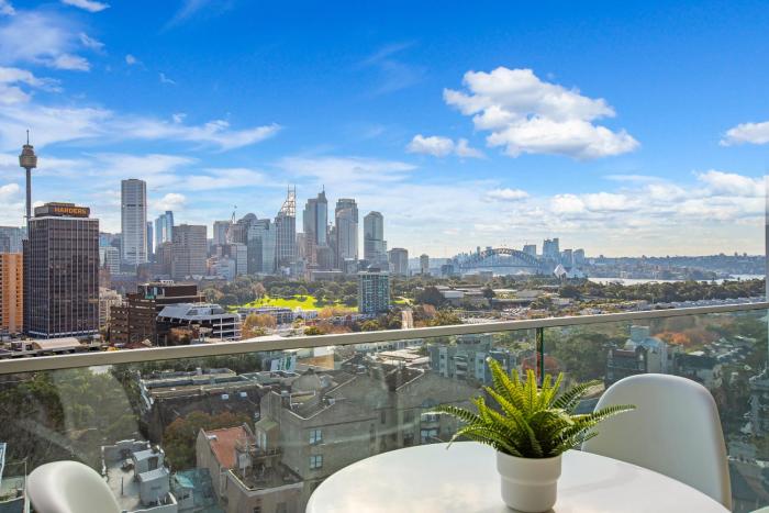 Sky High Darlinghurst Sydney Magical Views 1 Bedroom Dual Level Apartment