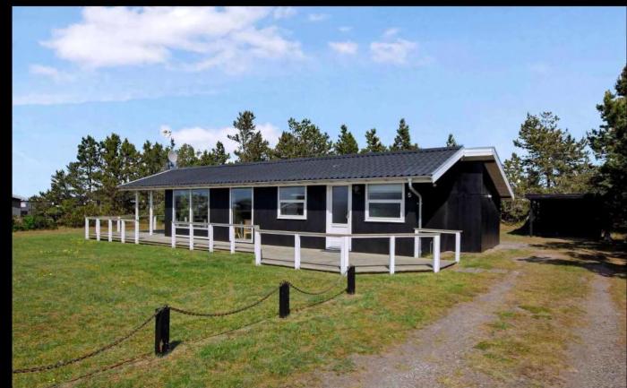 Lovely Summer House 50 Meters From The Beach