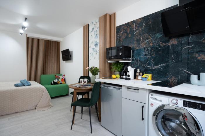 Design Green Garden Apartments with Private Parking & Playground