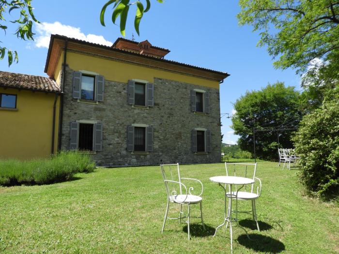 Pietra Corva - Monticello Apartments