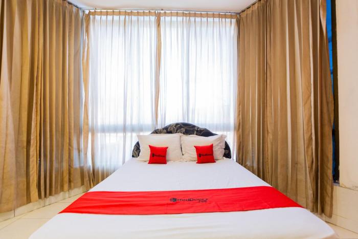 RedDoorz at Sparkling Hotel near Stasiun Gubeng Surabaya