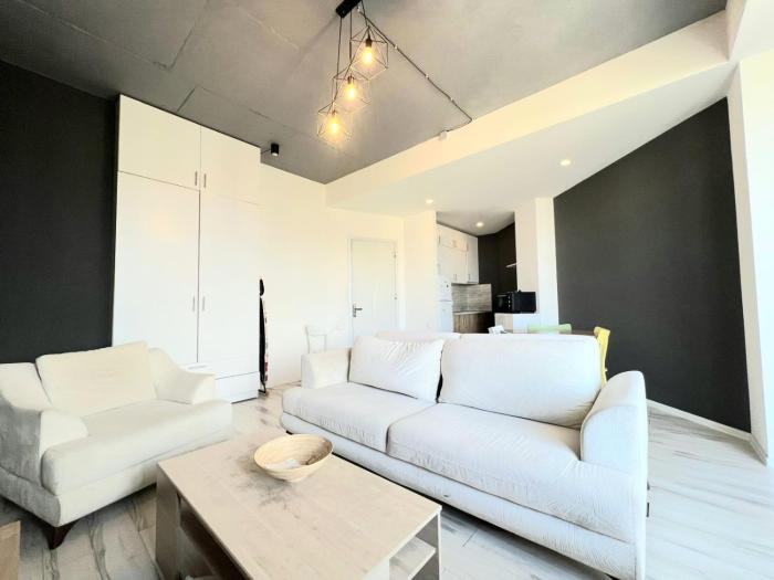 Modern High Rise Studio Apt