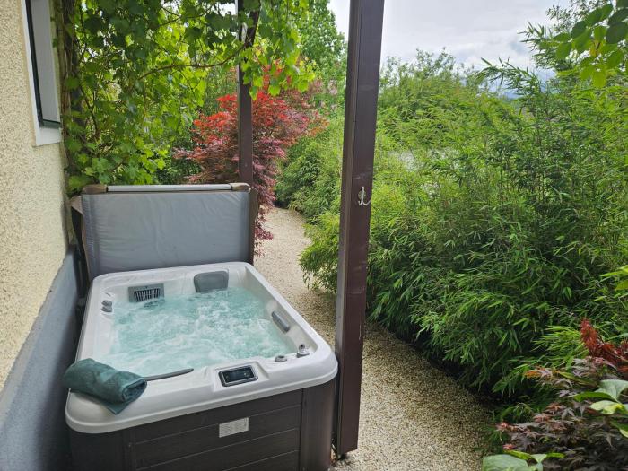 Premium Apartment mit privatem Whirlpool, Sauna, Garten