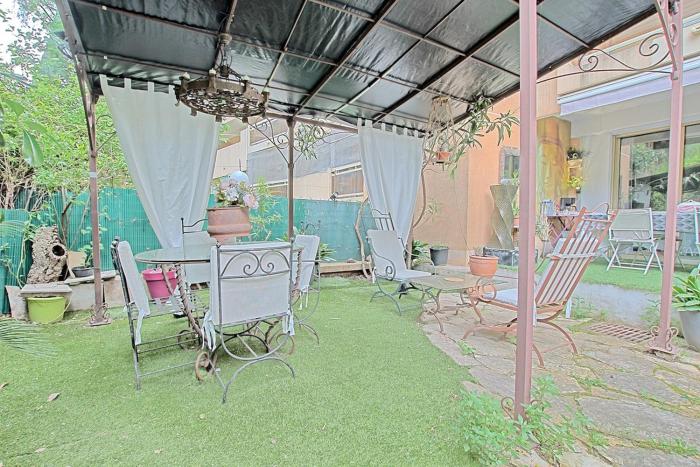 Appartement jardin proche des plages et du Suquet