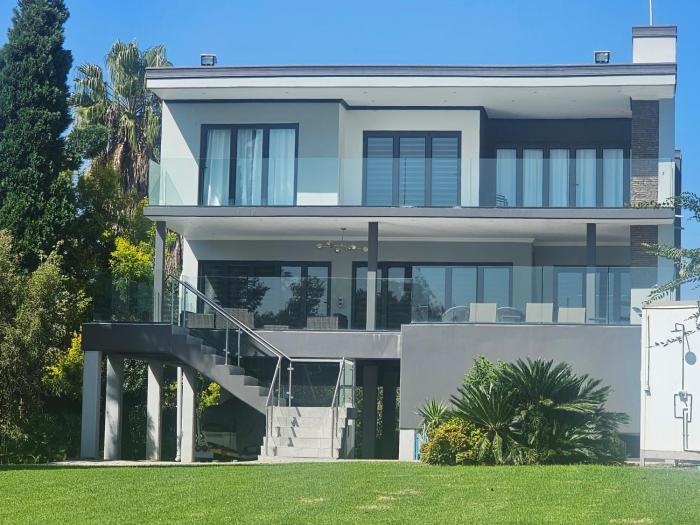 Gillino Vaal River Luxury Retreat