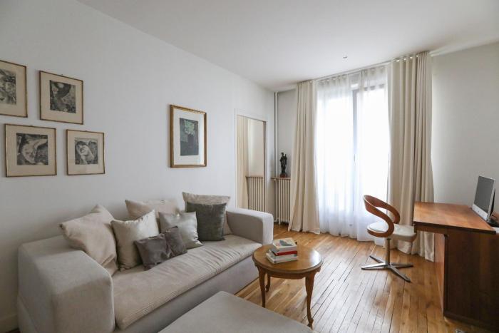 Bright apartment for 4