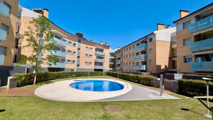 Apartamento con piscina comunitaria