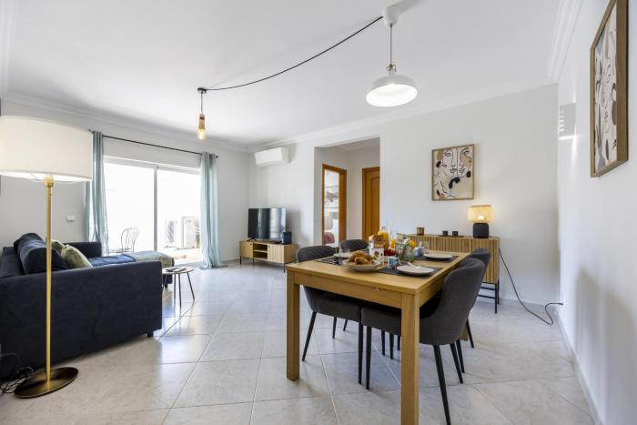 Lagos Town Lovers by Seewest