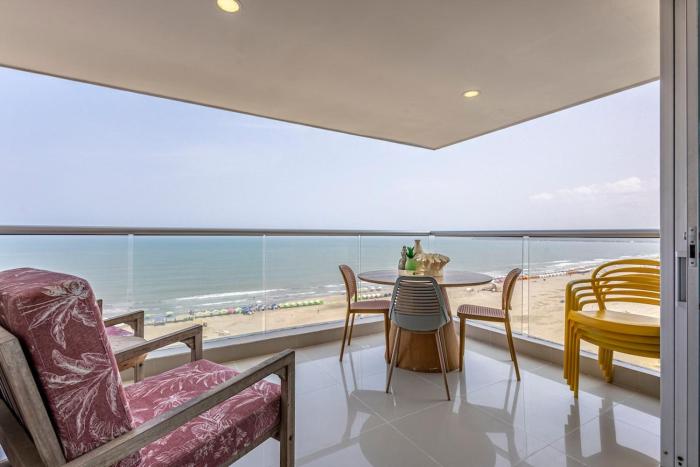 Luxurious Beachfront 3BR, Pool & Ocean Views