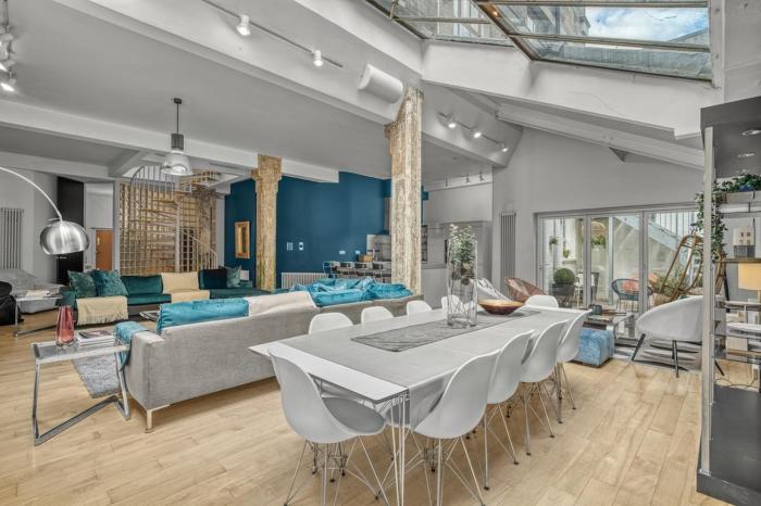 Shoreditch 6BDR Penthouse Loft, Private Courtyard, Great for families and large groups, Unique warehouse conversion, Trendy and fun location