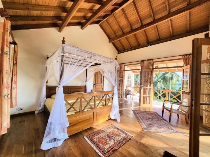 Luxury Cannelle lake villa