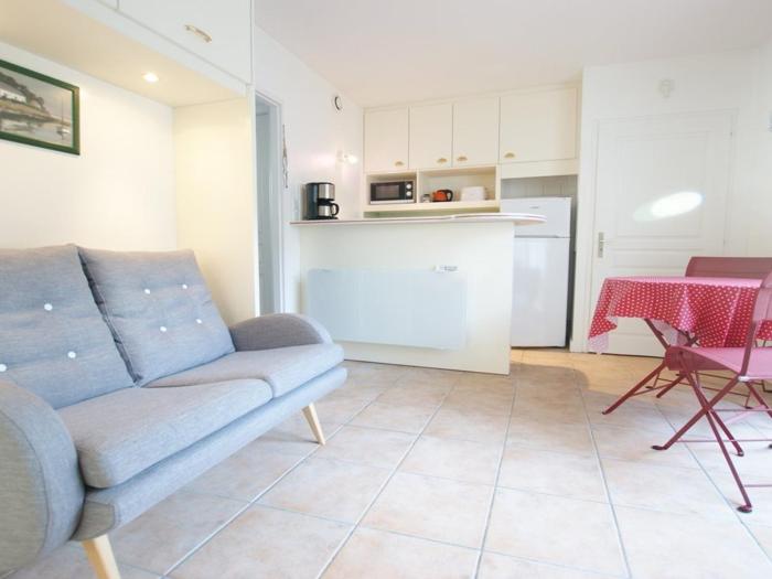Appartement Intramuros avec Cour à Saint-Martin-de-Ré - FR-1-835-14