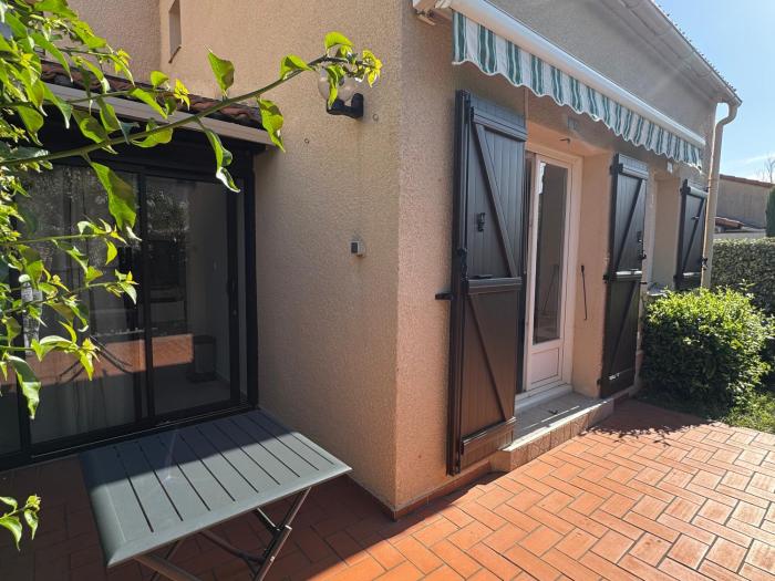 Maison plain-pied à Argelès-sur-Mer avec garage, proche transports et commerces - FR-1-732-87