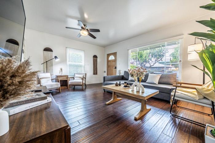 3BR Santa Monica Home, Ideal for Groups!