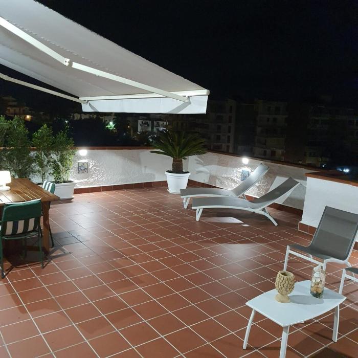 Breathtaking view penthouse 200 meters from the sea