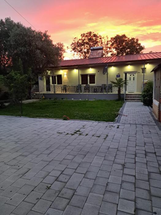 Apartments&studio Villa Antigona