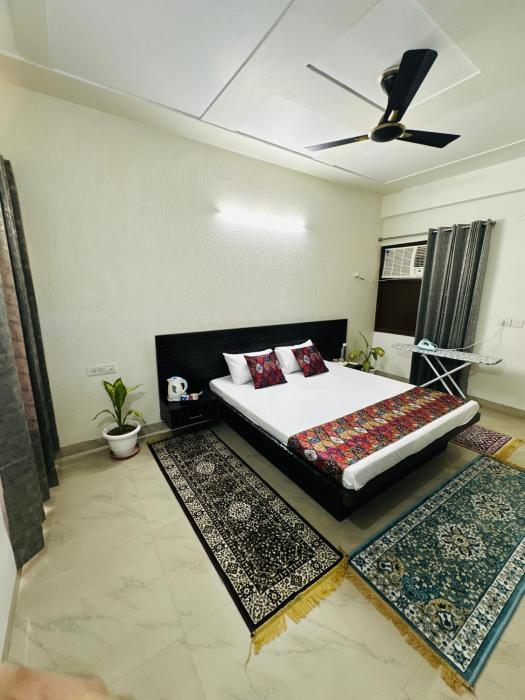 The Giri Nandani Stays Agra